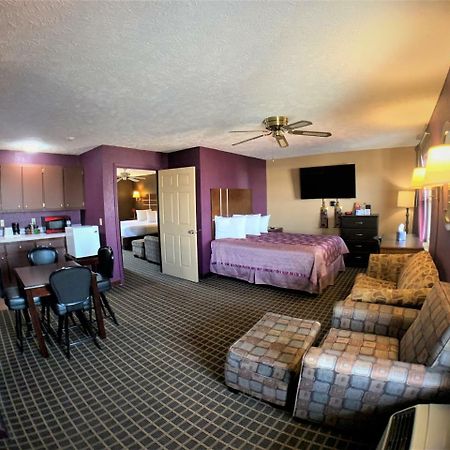 Star Plus Inn & Suites Selmer Esterno foto