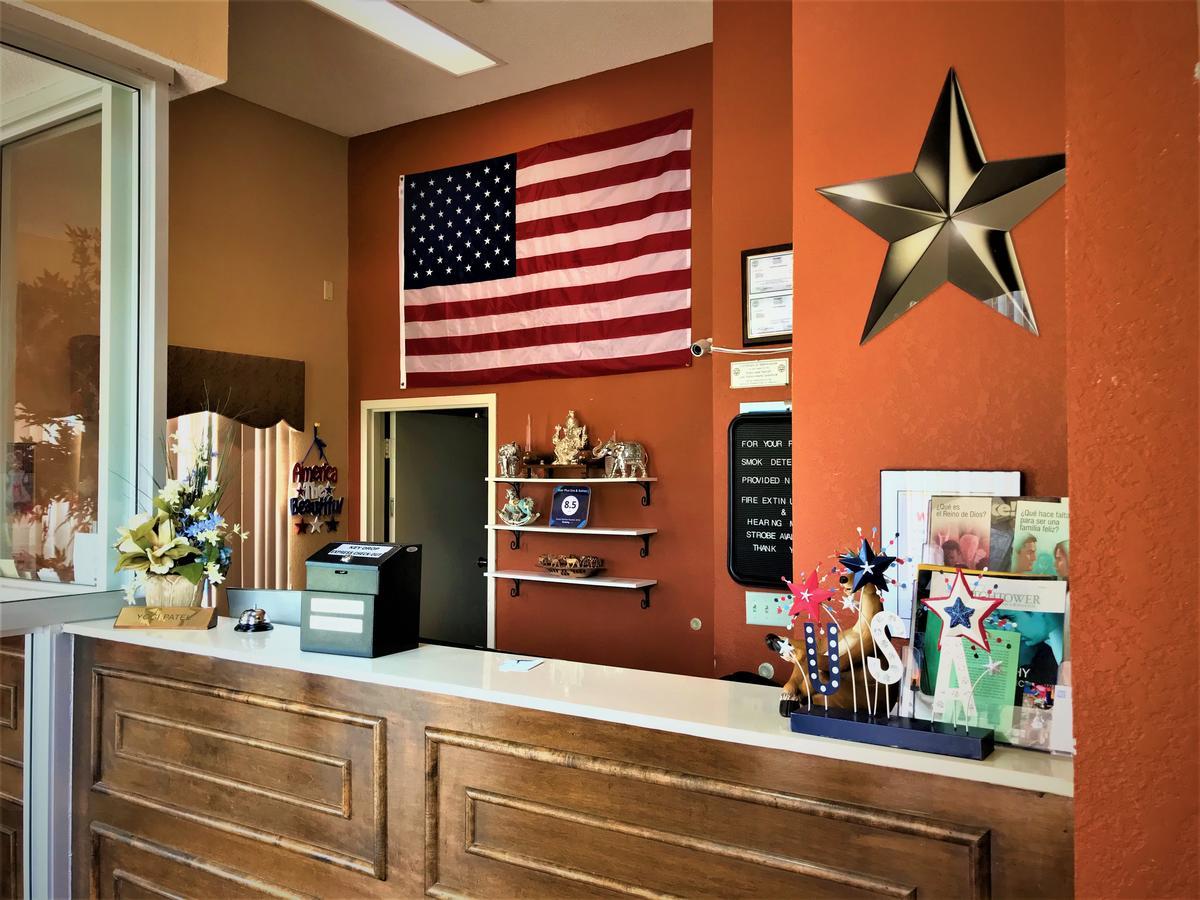 Star Plus Inn & Suites Selmer Esterno foto