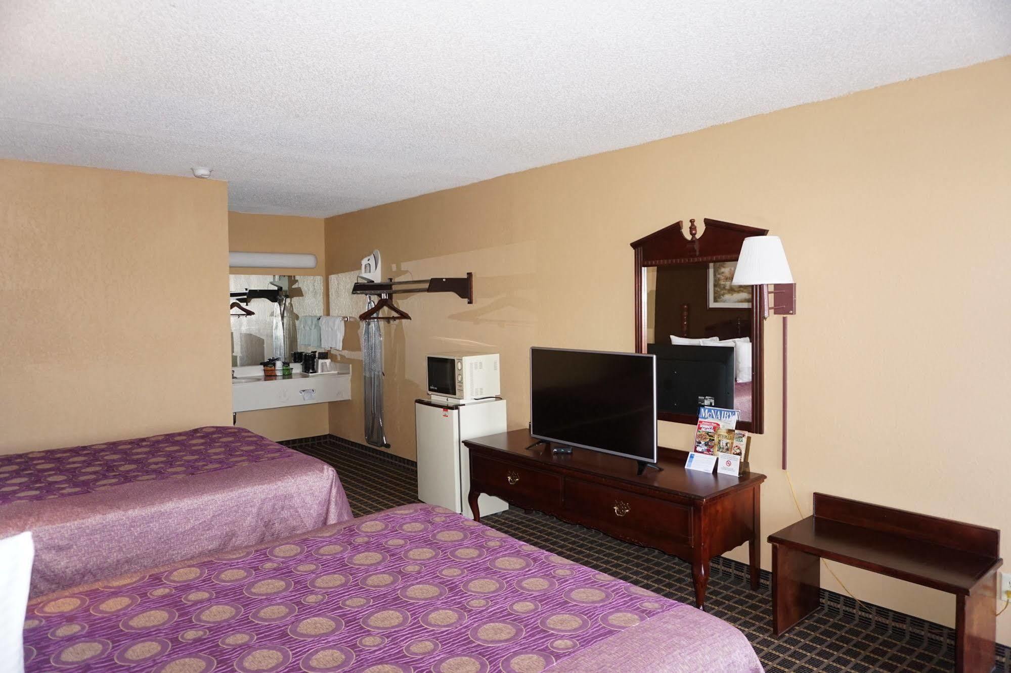 Star Plus Inn & Suites Selmer Esterno foto