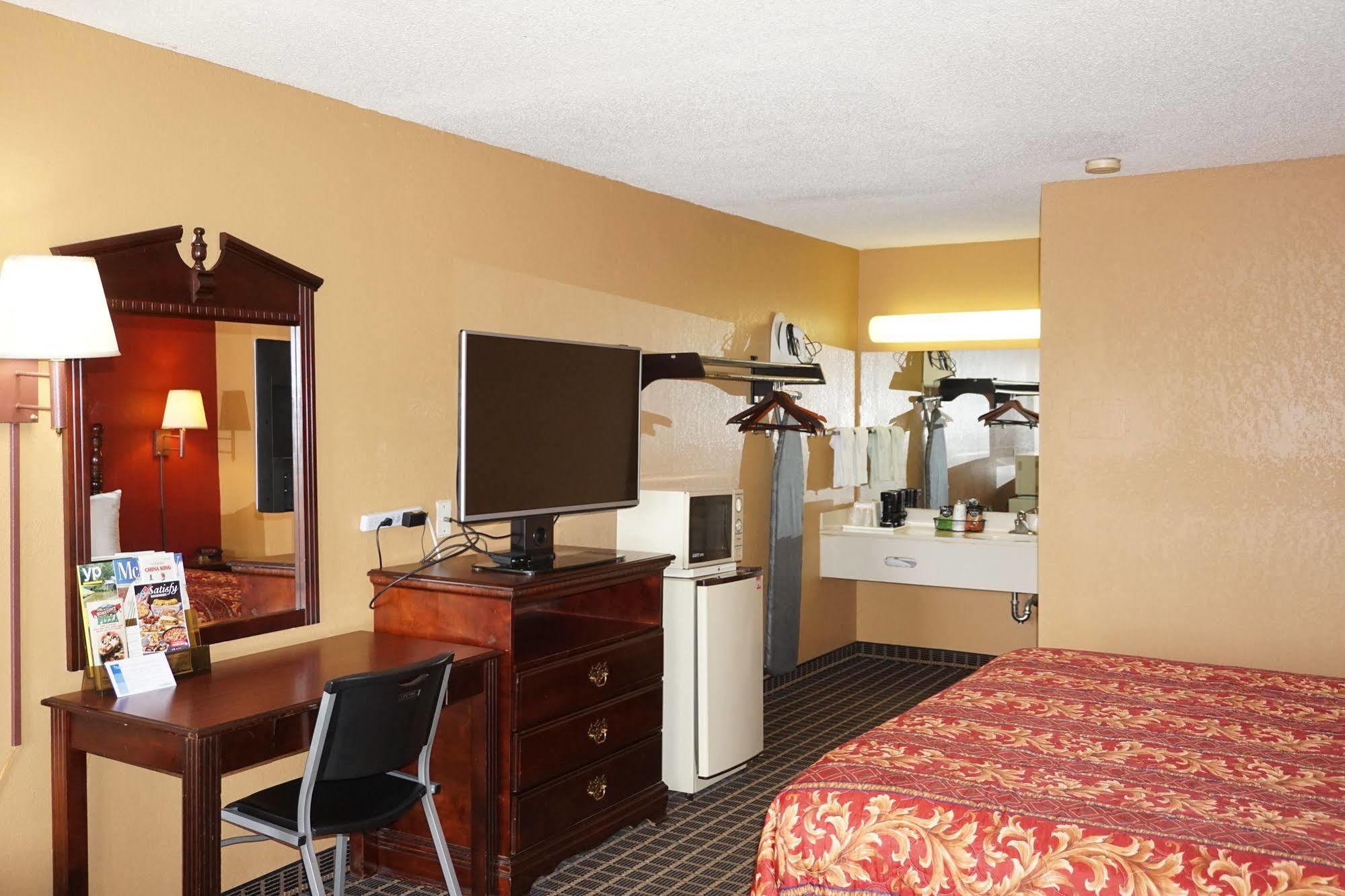 Star Plus Inn & Suites Selmer Esterno foto