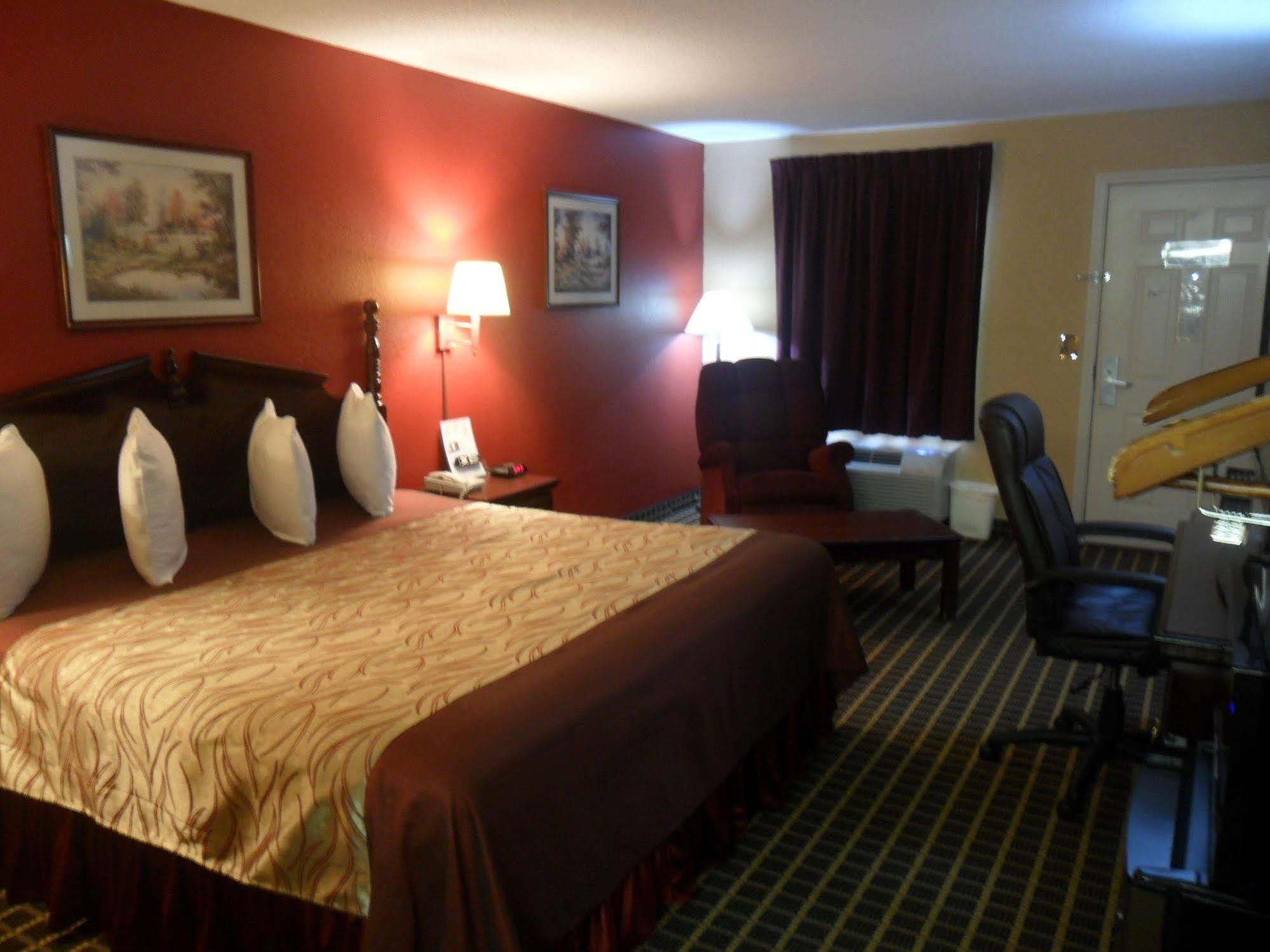 Star Plus Inn & Suites Selmer Esterno foto