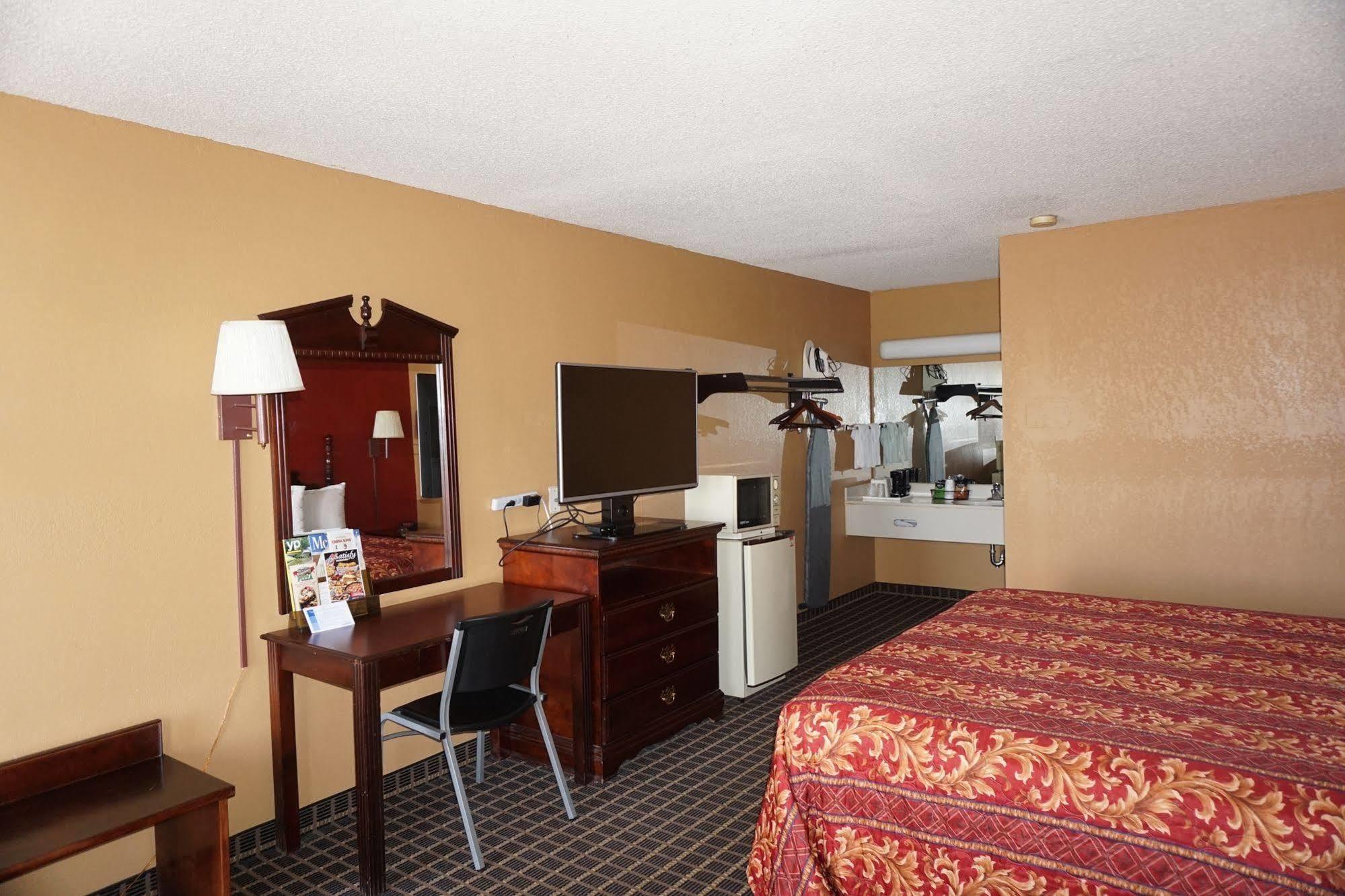 Star Plus Inn & Suites Selmer Esterno foto