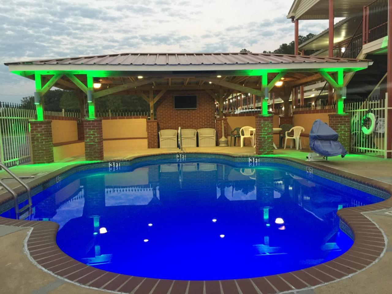 Star Plus Inn & Suites Selmer Esterno foto
