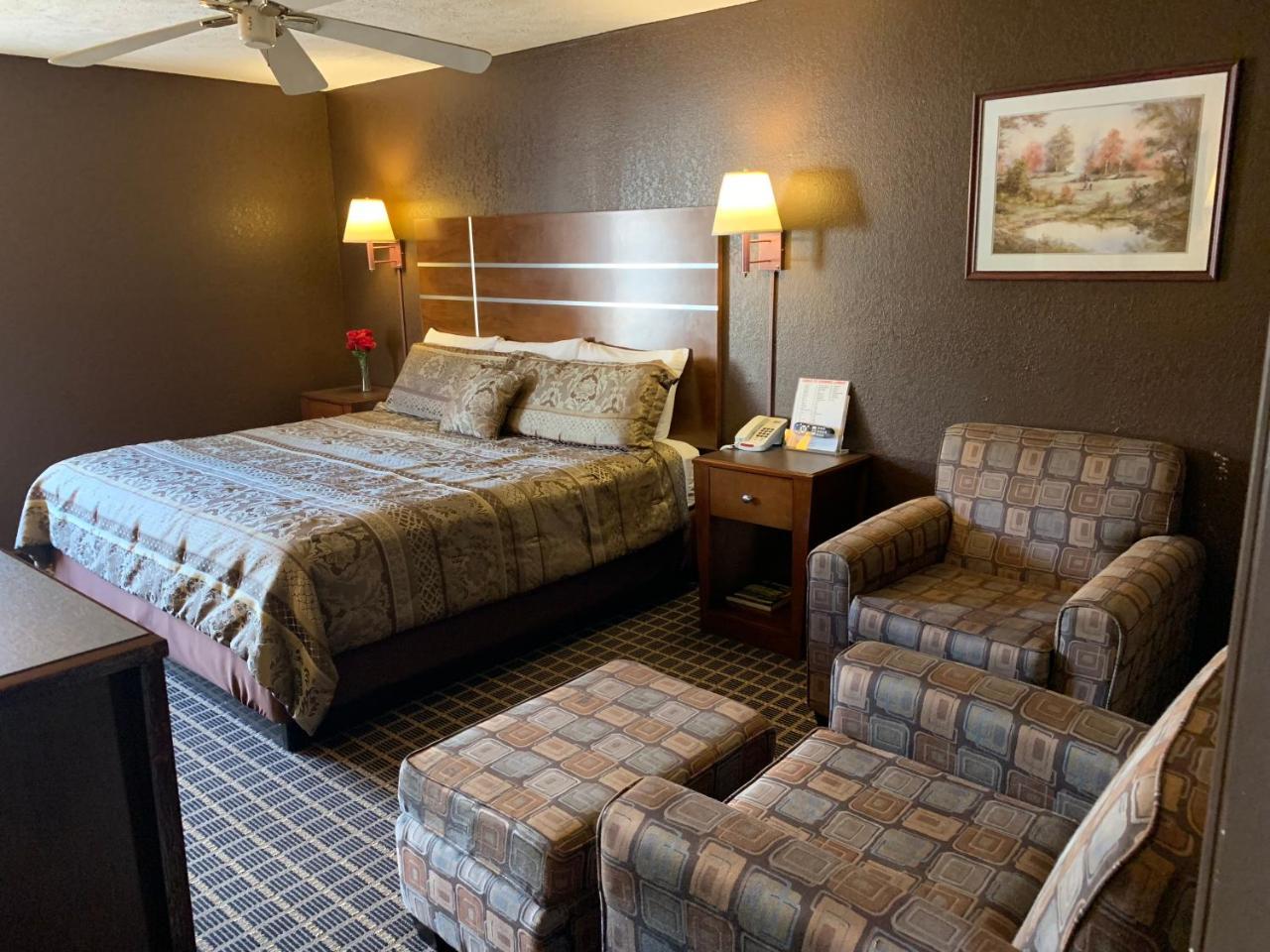 Star Plus Inn & Suites Selmer Esterno foto