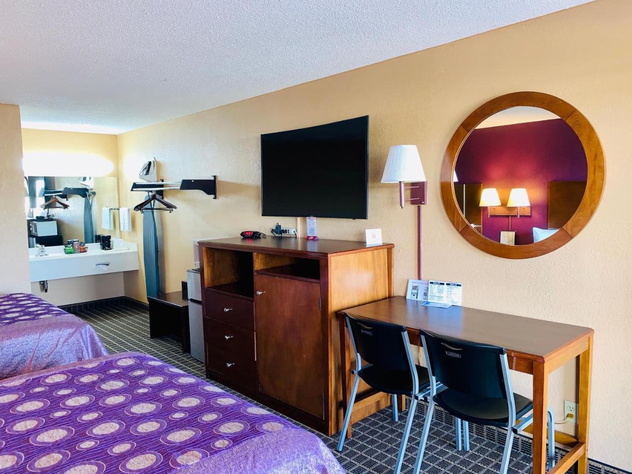 Star Plus Inn & Suites Selmer Esterno foto