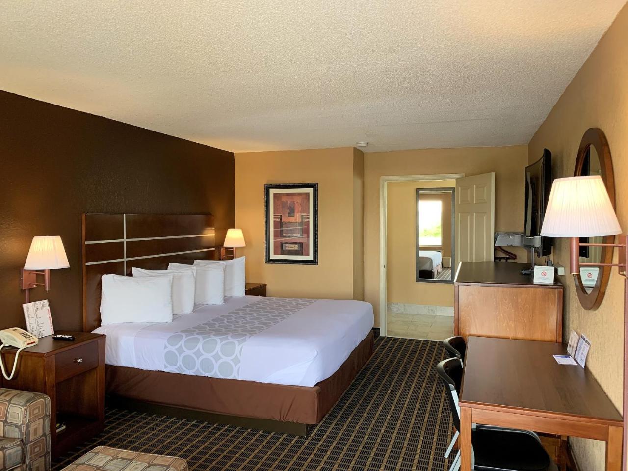 Star Plus Inn & Suites Selmer Esterno foto