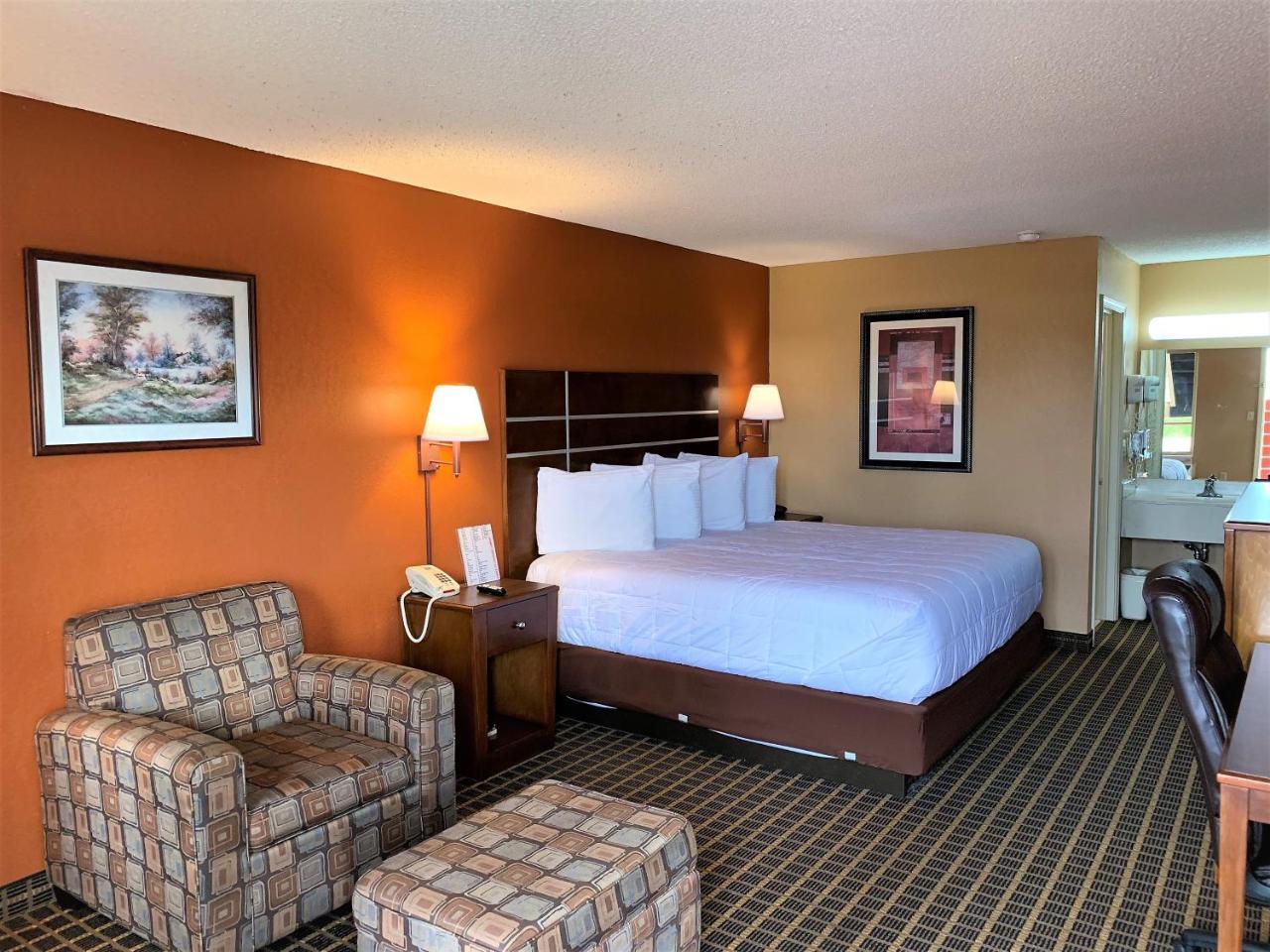 Star Plus Inn & Suites Selmer Esterno foto