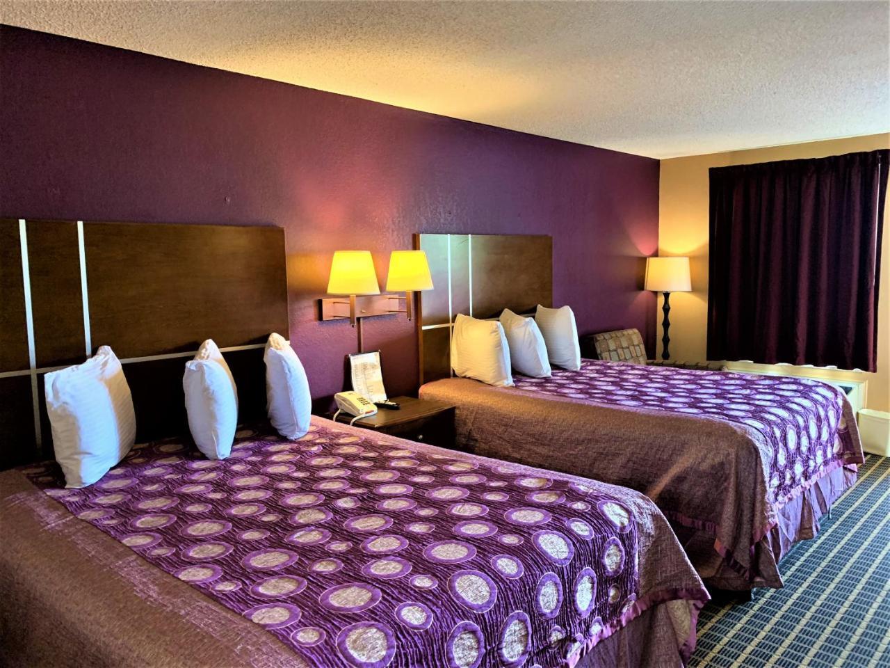 Star Plus Inn & Suites Selmer Esterno foto