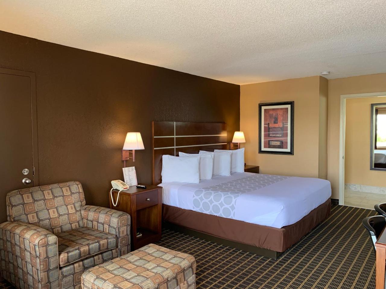 Star Plus Inn & Suites Selmer Esterno foto