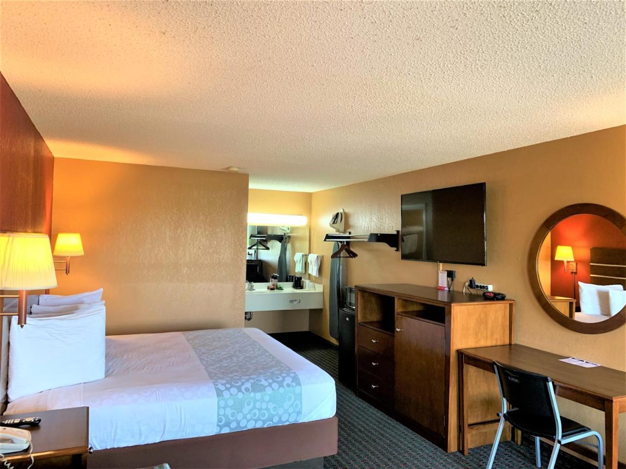 Star Plus Inn & Suites Selmer Esterno foto