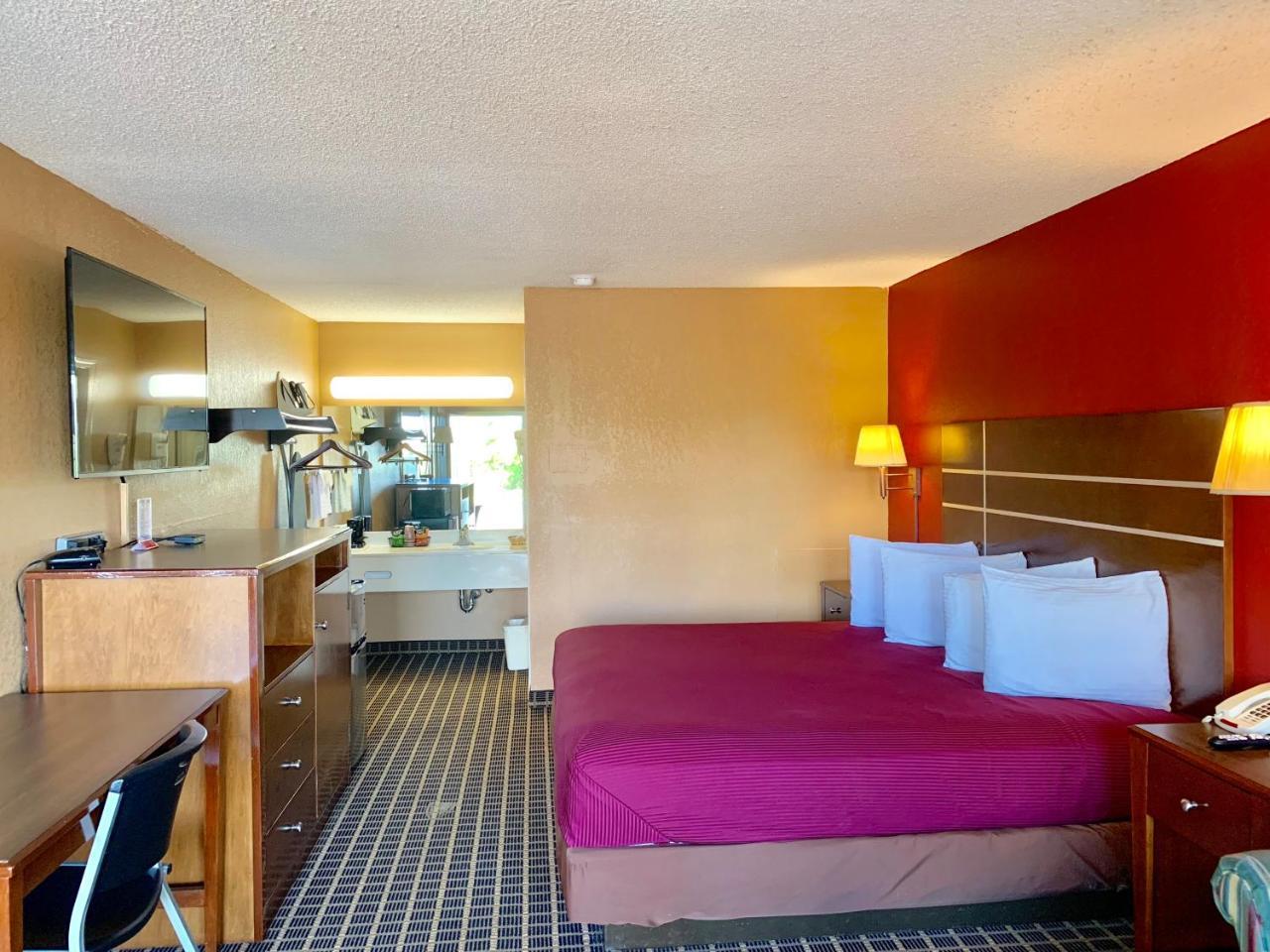 Star Plus Inn & Suites Selmer Esterno foto