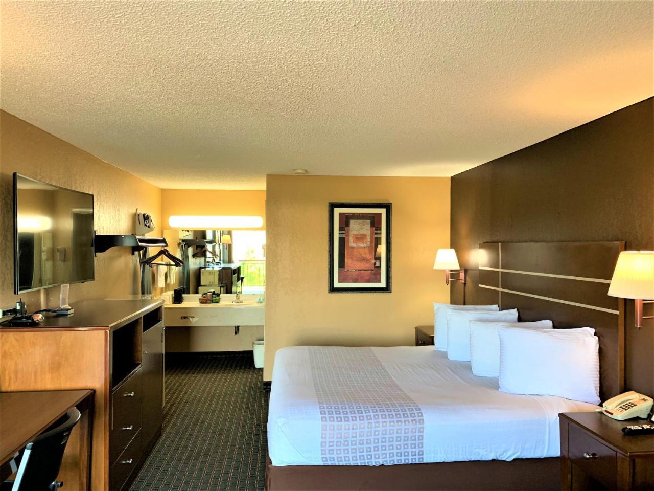 Star Plus Inn & Suites Selmer Esterno foto