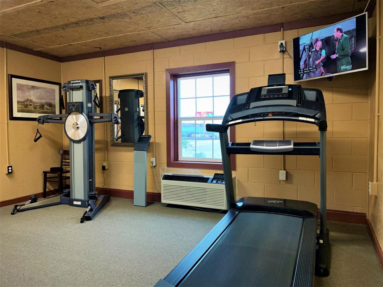 Star Plus Inn & Suites Selmer Esterno foto