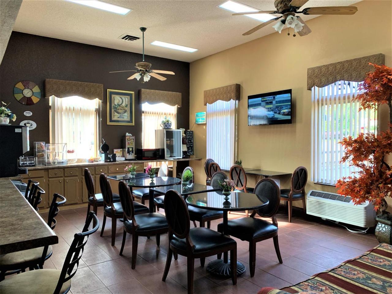 Star Plus Inn & Suites Selmer Esterno foto