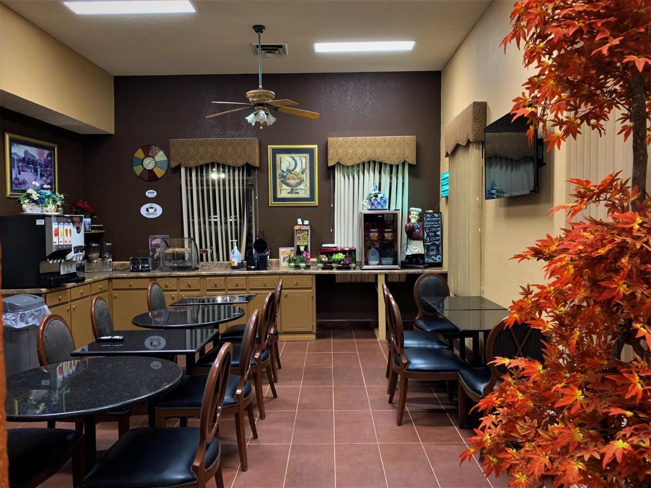 Star Plus Inn & Suites Selmer Esterno foto