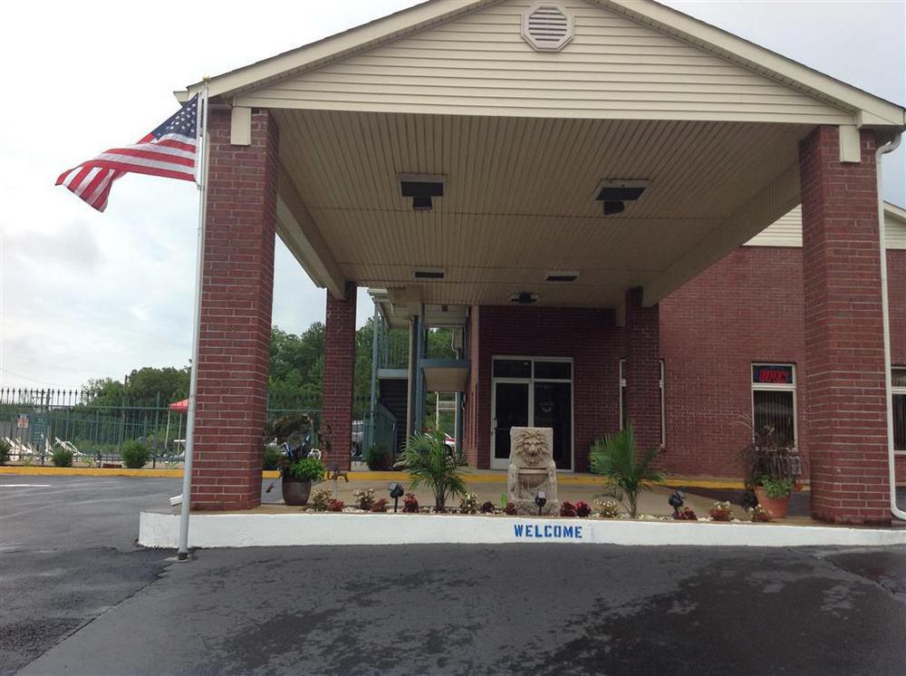 Star Plus Inn & Suites Selmer Esterno foto