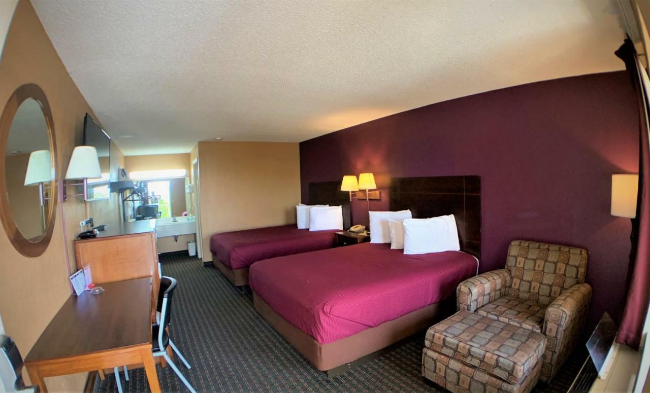 Star Plus Inn & Suites Selmer Esterno foto