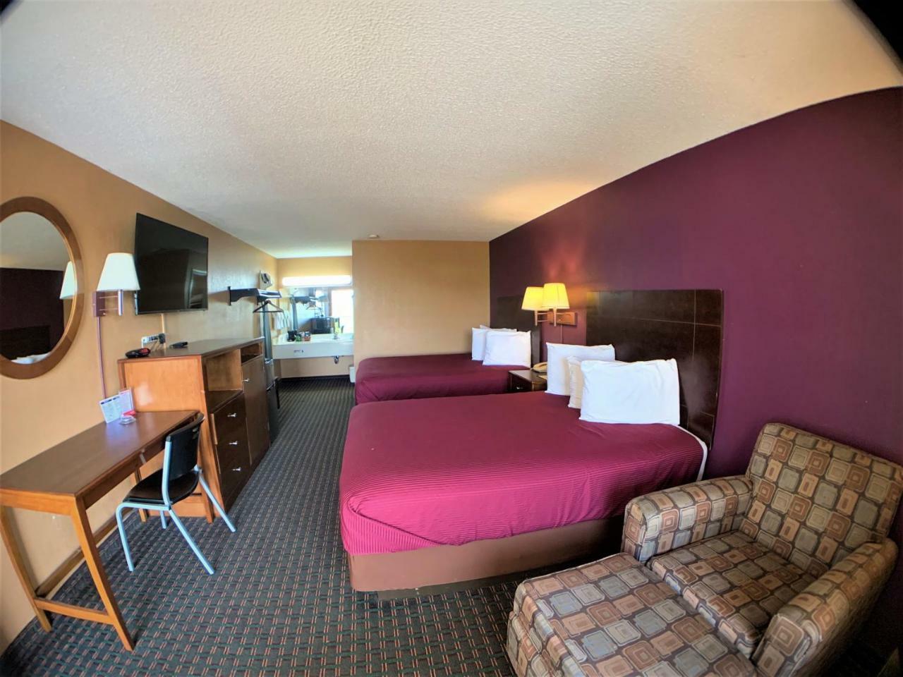 Star Plus Inn & Suites Selmer Esterno foto