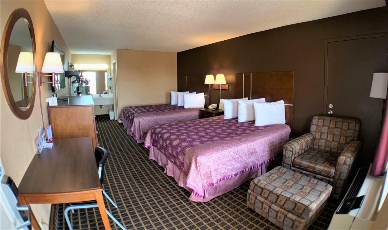 Star Plus Inn & Suites Selmer Esterno foto