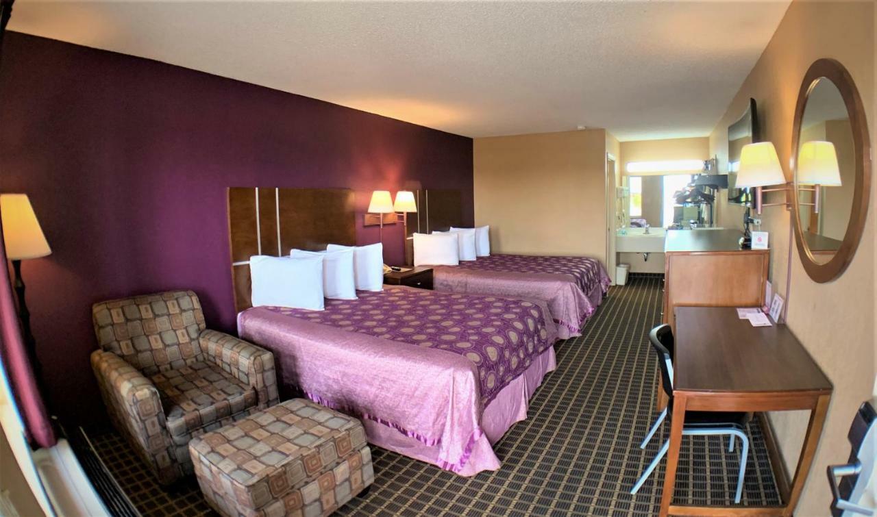 Star Plus Inn & Suites Selmer Esterno foto